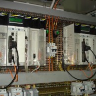 Guaranteed power supply system for railway stations
